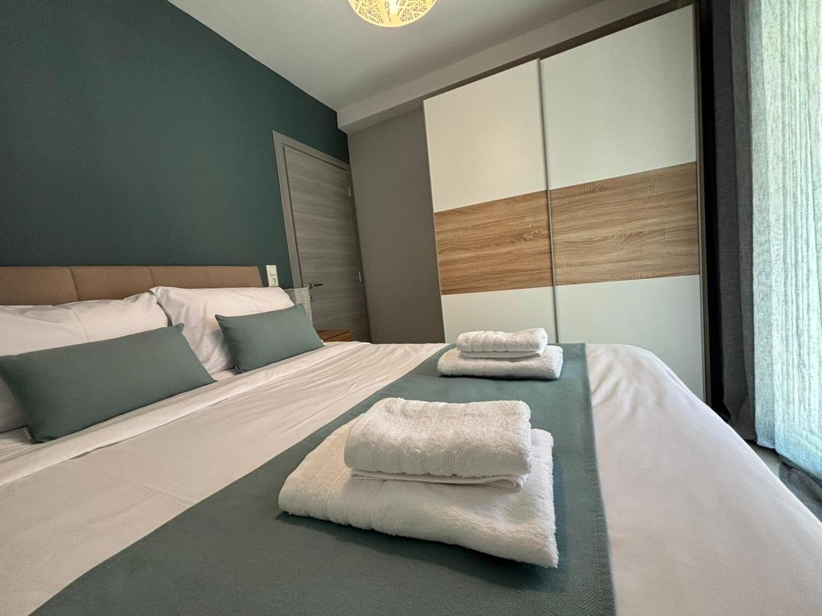 Domi Luxury Lägenhet Kavala Exteriör bild