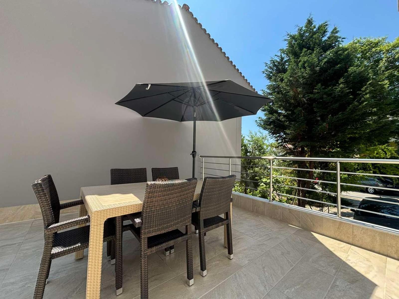 Domi Luxury Lägenhet Kavala Exteriör bild