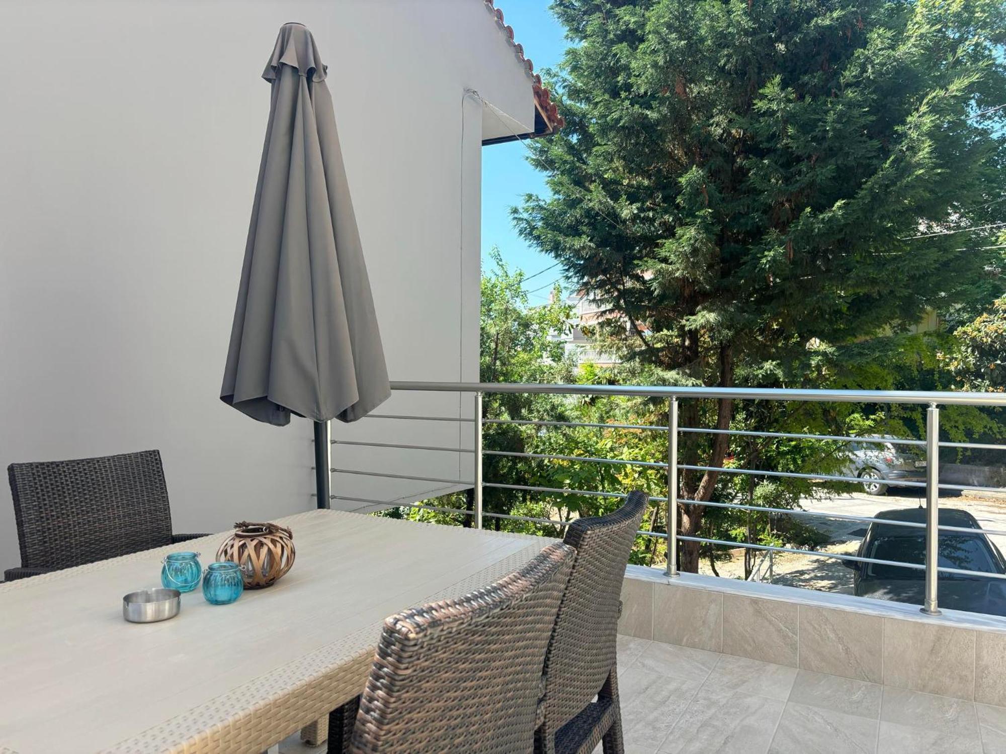 Domi Luxury Lägenhet Kavala Exteriör bild